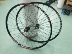 NoTubes ZTR Crest 29 Laufradsatz / Shimano XT 788 Naben